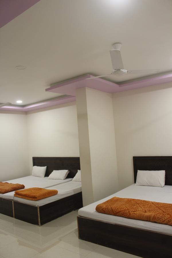 Hotel Radhika Inn Trimbak Esterno foto