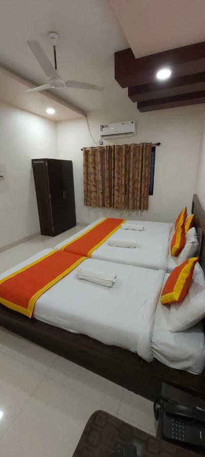 Hotel Radhika Inn Trimbak Esterno foto
